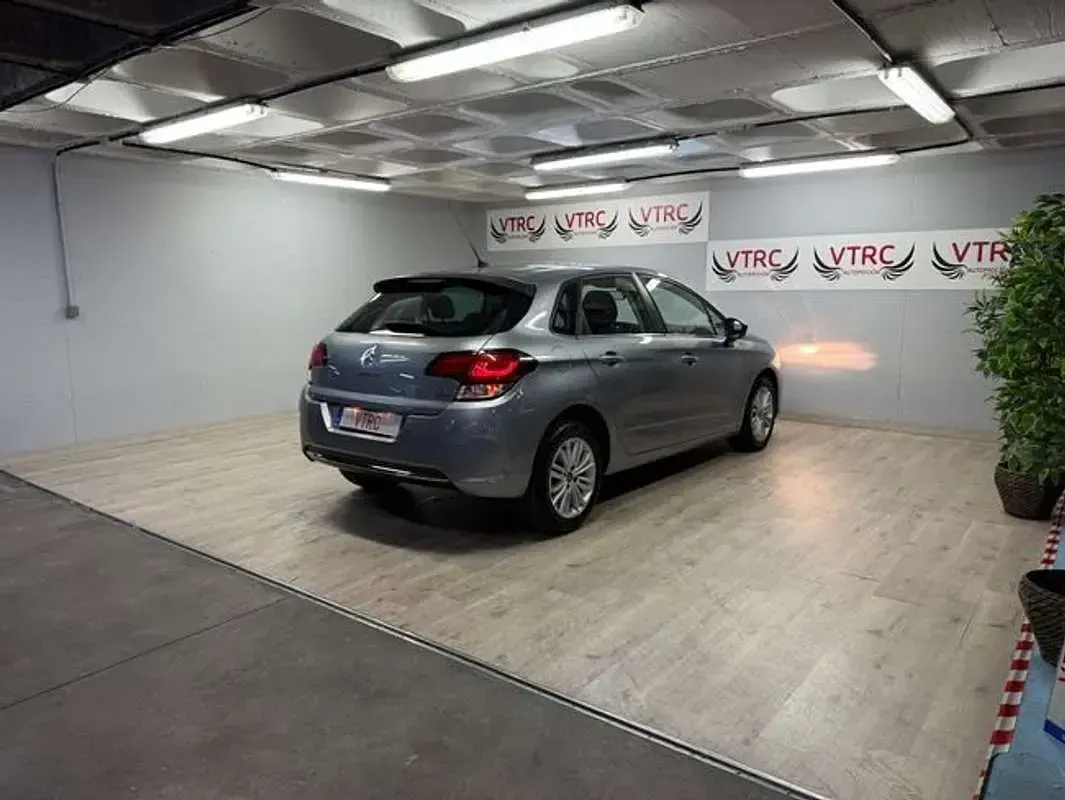 Usado Citroën C4 Live 100 CV (73 kW) 2017 Gris / plata Berlina