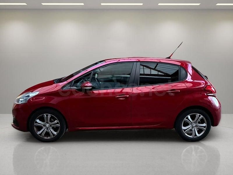 Usado Peugeot 208 Active 100 CV (73 kW) 2016 Granate Utilitario