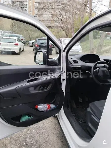 Usado Peugeot Rifter Active 130 CV (95 kW) 2021 Blanco Monovolumen