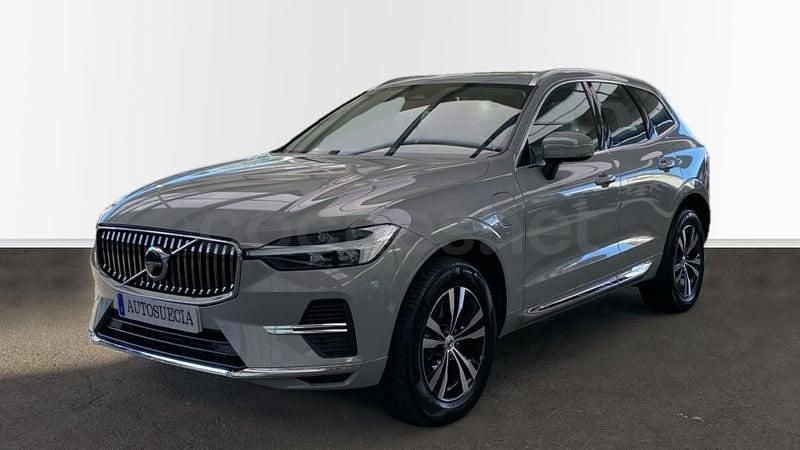 Usado Volvo XC60 Core 350 CV (257 kW) 2023 Gris / plata SUV