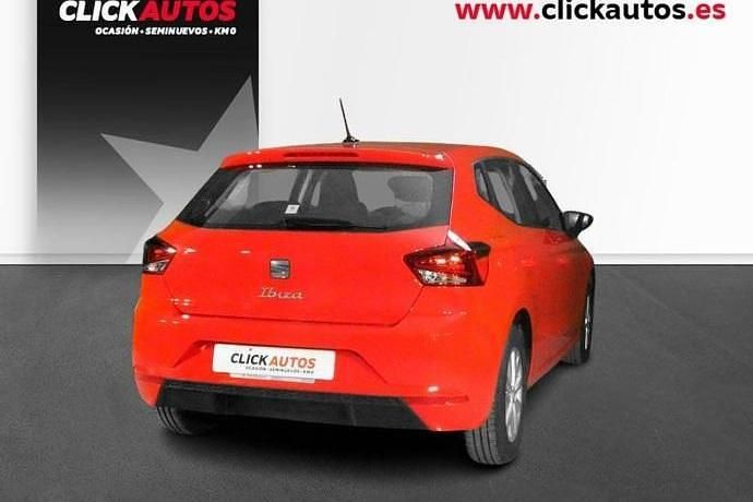 Usado Seat Ibiza Style 110 CV (80 kW) 2022 Rojo Utilitario