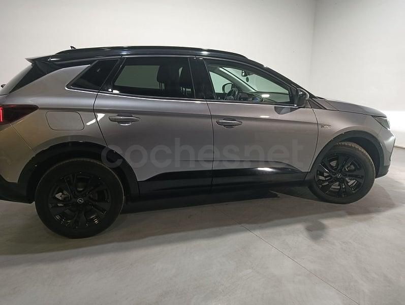 Usado Opel Grandland X GS Line 130 CV (95 kW) 2022 Gris / plata SUV