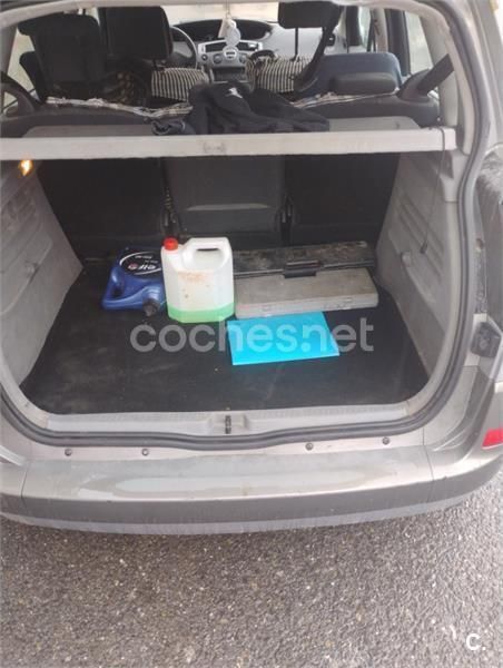 Gris / plata Usado 2004 Renault Scénic II Dynamique Monovolumen | 3000 € (Precio justo) - Imagen 1/4