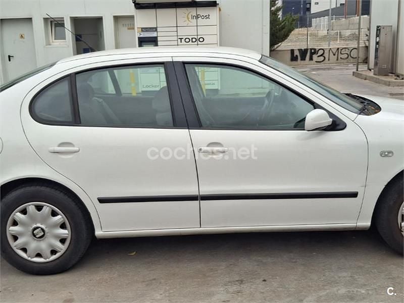 Blanco Usado 1999 Seat Toledo Berlina | 2000 € (Precio justo) - Imagen 1/4