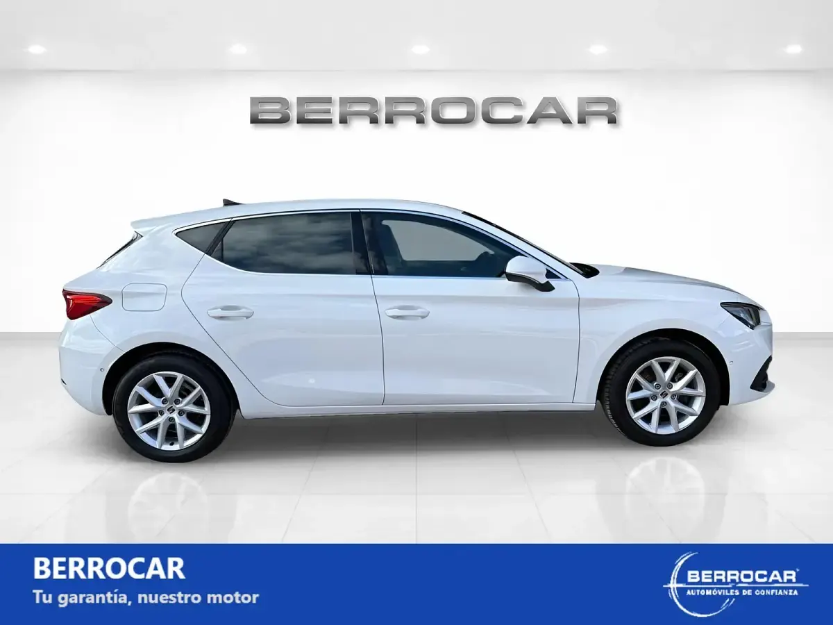 Usado Seat Leon Style 116 CV (85 kW) 2025 Blanco Utilitario