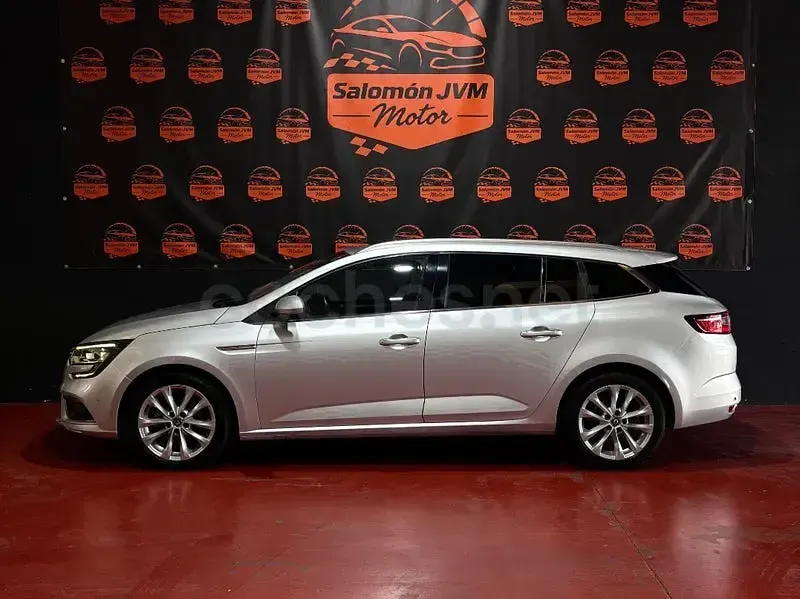 Usado Renault Mégane GrandTour Bose Edition 140 CV (102 kW) 2019 Gris / plata Familiar