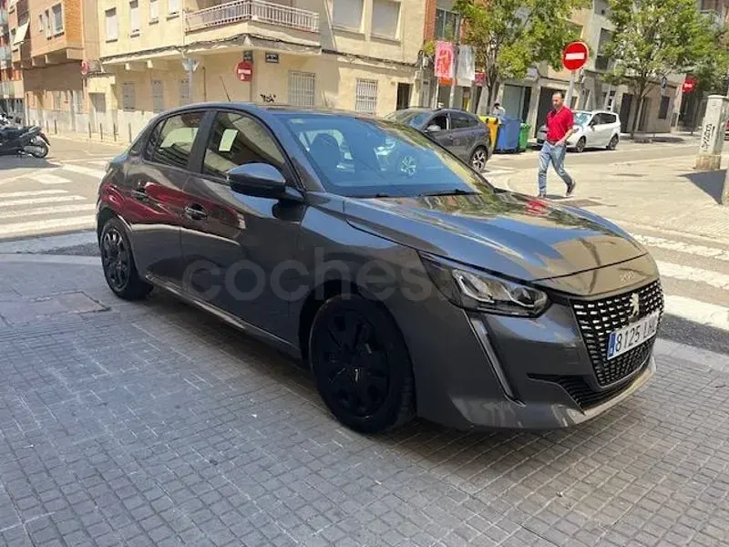 Usado Peugeot 208 Active 102 CV (75 kW) 2020 Gris / plata Utilitario