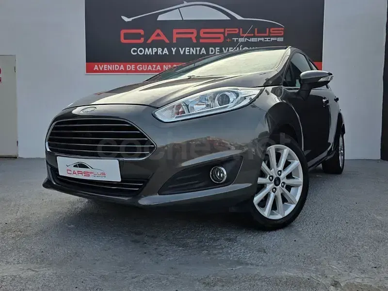 Usado Ford Fiesta Titanium 100 CV (73 kW) 2015 Gris / plata Utilitario