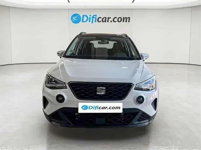 Usado Seat Arona Style Plus 110 CV (80 kW) 2022 Blanco SUV