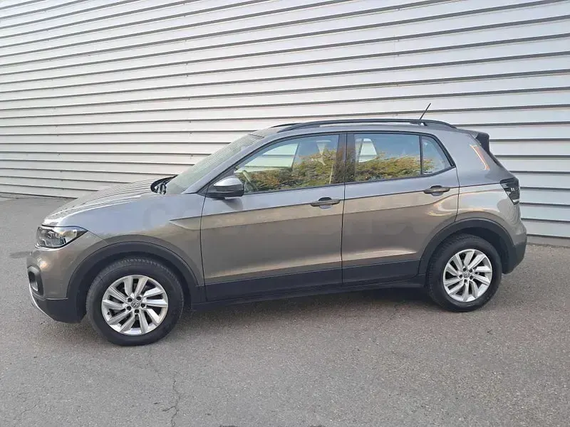 Usado VW T-Cross Advance 115 CV (84 kW) 2020 Gris / plata SUV