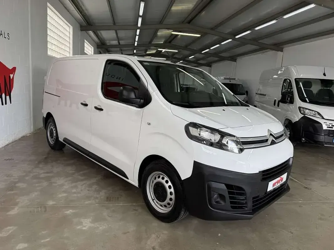 Usado Citroën Jumpy 120 CV (88 kW) 2022 Blanco Monovolumen