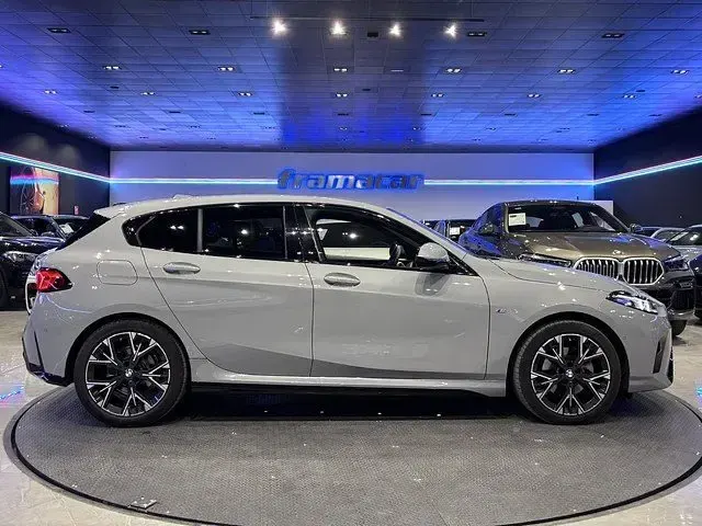 Usado BMW 120 M Sport 163 CV (119 kW) 2025 Gris Utilitario