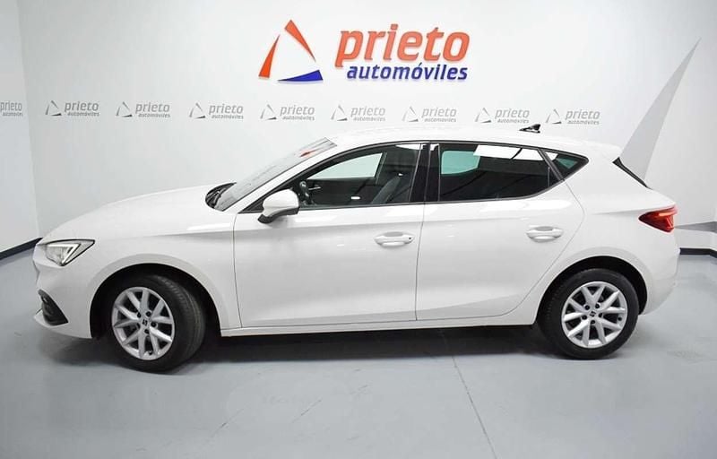 Usado Seat Leon Style 116 CV (85 kW) 2022 Blanco Utilitario