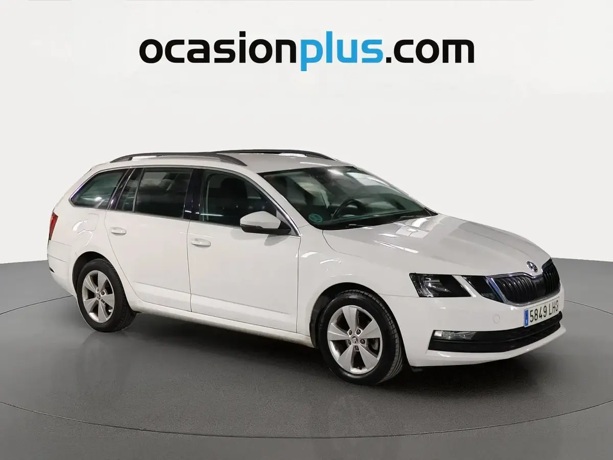 Usado Skoda Octavia Ambition 116 HP (85 kW) 2020 Branco Carrinha