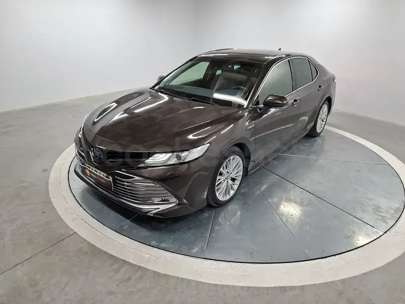 Käytetty Toyota Camry Advance 218 HP (160 kW) 2021 Musta Sedan