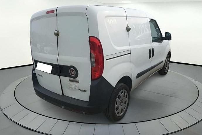 Usado Fiat Doblò 120 CV (88 kW) 2020 Blanco Monovolumen