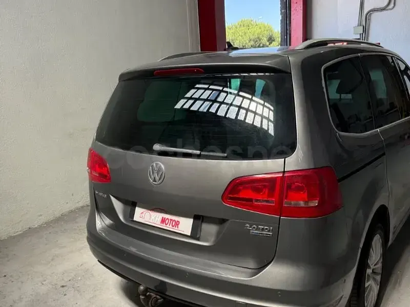 Usado VW Sharan Sport 140 CV (102 kW) 2012 Gris / plata Monovolumen