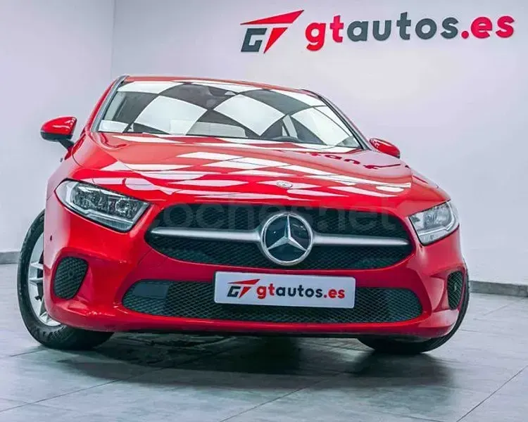 Usado Mercedes A180 116 HP (85 kW) 2019 Vermelho Sedan
