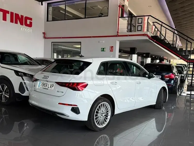 Usado Audi A3 116 CV (85 kW) 2021 Blanco Berlina