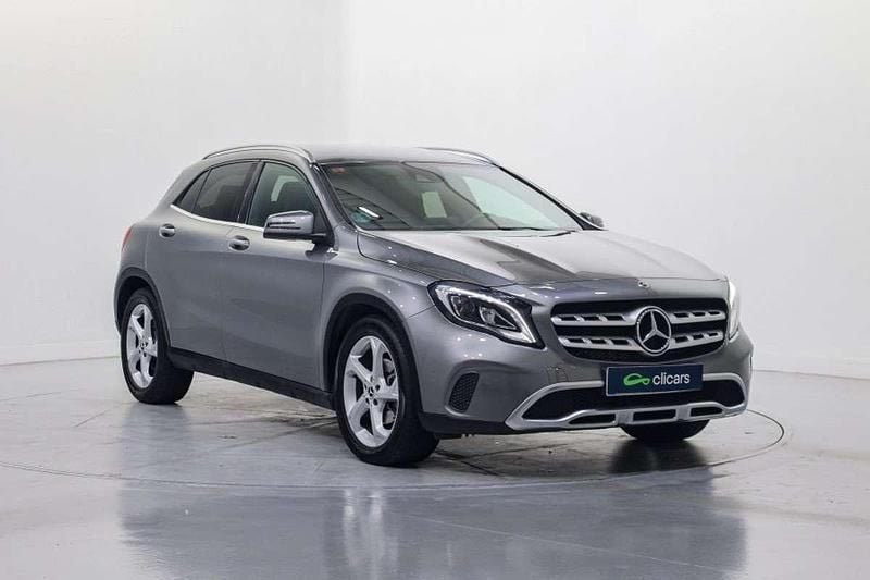 Usado Mercedes GLA220 170 CV (125 kW) 2019 Gris SUV