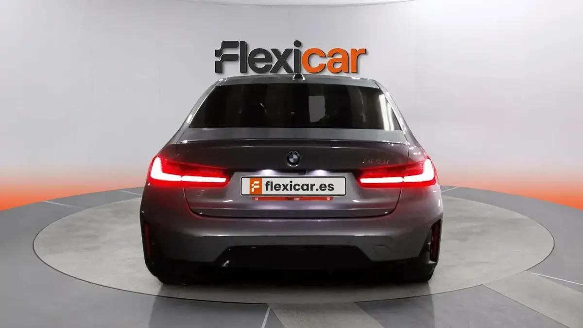 Używany BMW 320 184 KM (135 kW) 2023 Szary Sedan/Limuzyna