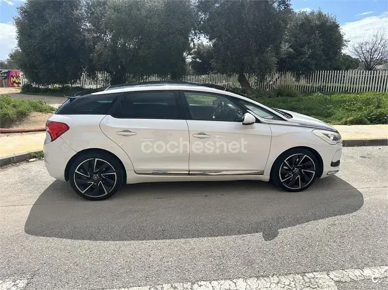 Usado Citroën DS5 Style 163 CV (119 kW) 2013 Blanco Utilitario