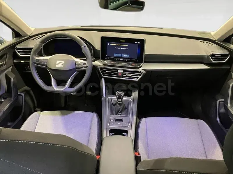 Usado Seat Leon Style 115 CV (84 kW) 2025 Azul Familiar