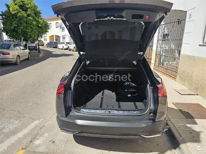 Usado Citroën C5 X Shine 225 CV (165 kW) 2022 Gris / plata Familiar
