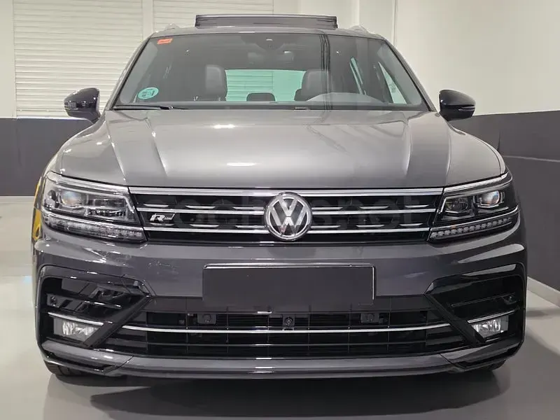 Usado VW Tiguan Sportline 150 CV (110 kW) 2019 Gris / plata SUV