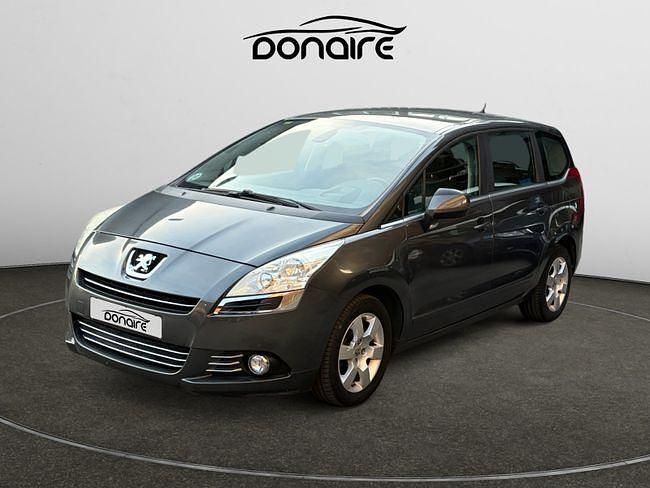 Usado Peugeot 5008 Premium 112 CV (82 kW) 2010 Gris Monovolumen