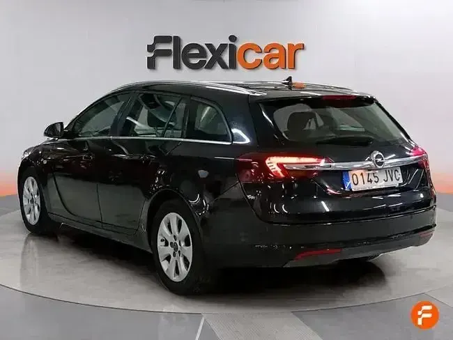 Usado Opel Insignia Selective 136 CV (100 kW) 2016 Negro Familiar