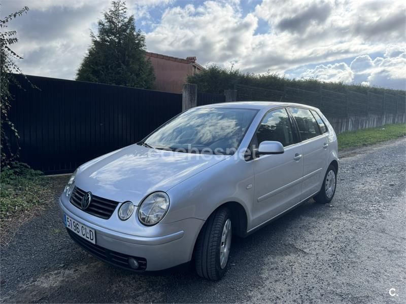 Gris / plata Usado 2003 VW Polo Highline Berlina | 3500 € (Precio justo) - Imagen 1/4