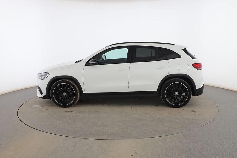 Usado Mercedes GLA200 AMG line 163 CV (119 kW) 2022 Blanco SUV