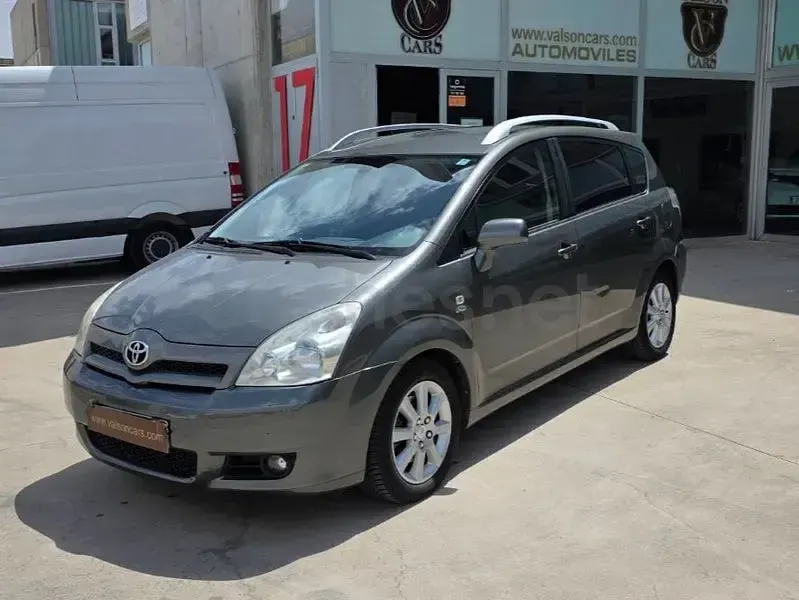 Usado Toyota Corolla Verso Sol 116 CV (85 kW) 2005 Gris / plata Monovolumen