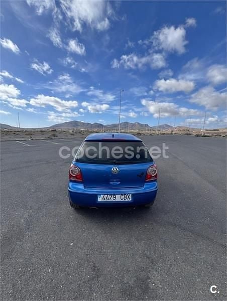 Usado VW Polo Trendline 75 CV (55 kW) 2002 Azul Berlina