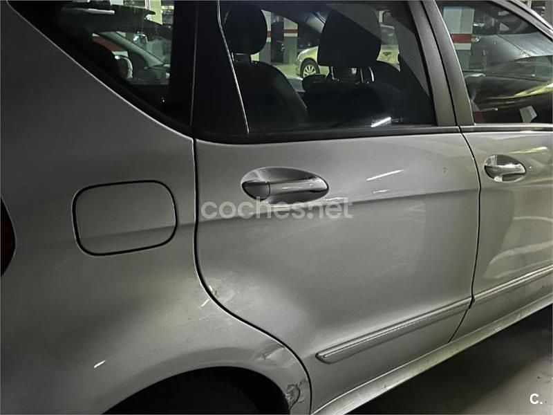 Usado Mercedes A180 Elegance 109 HP (80 kW) 2007 Cinzento Monovolume