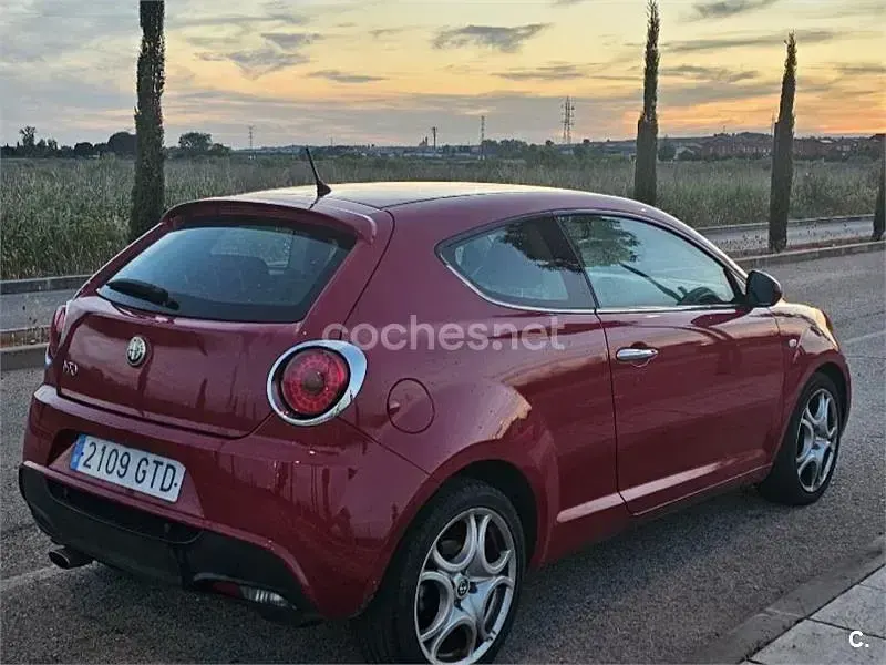 Usado Alfa Romeo MiTo Distinctive 95 CV (69 kW) 2010 Rojo Utilitario