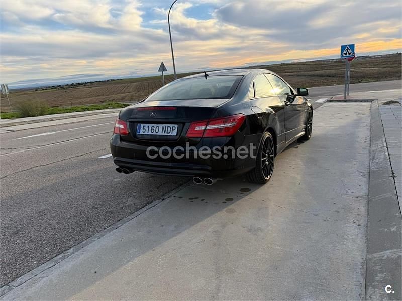 Usado Mercedes E220 Elegance 170 CV (125 kW) 2011 Negro Coupe