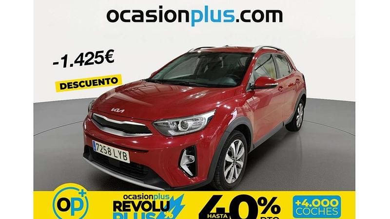 Usado Kia Stonic 101 CV (74 kW) 2022 Rojo SUV