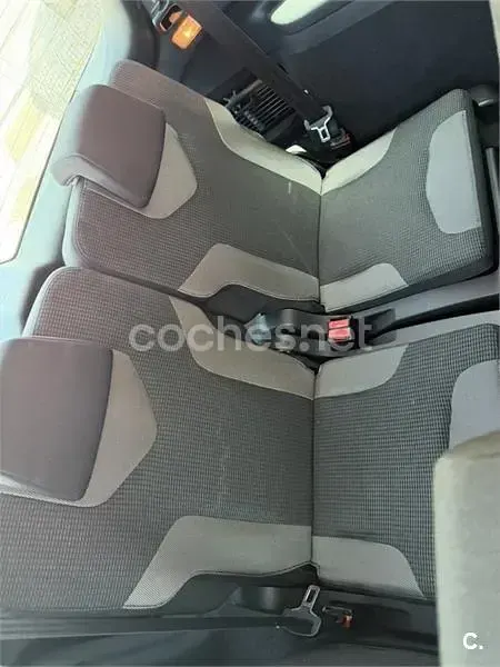 Usado Peugeot 308 SW Active 112 CV (82 kW) 2013 Granate Familiar