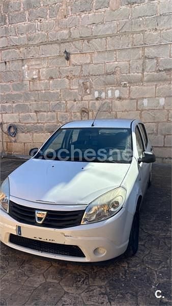 Usado Dacia Sandero Ambiance 75 CV (55 kW) 2012 Blanco Berlina