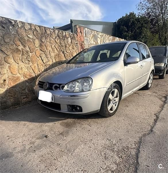 Usado VW Golf V Highline 105 CV (77 kW) 2007 Gris / plata Berlina