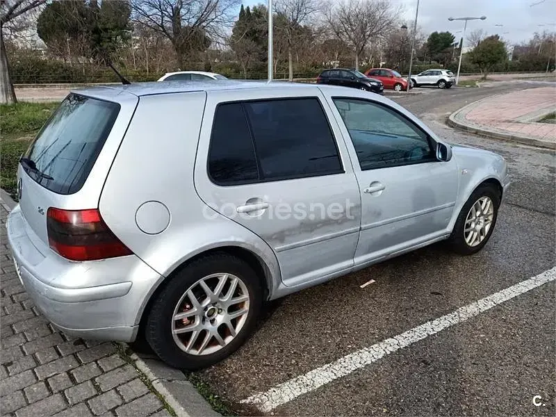 Usado VW Golf III Highline 115 CV (84 kW) 1999 Gris / plata Berlina