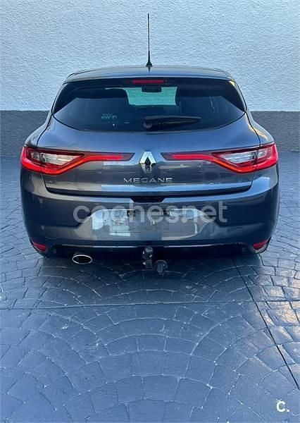 Usado Renault Mégane IV Bose Edition 110 CV (80 kW) 2018 Gris / plata Berlina