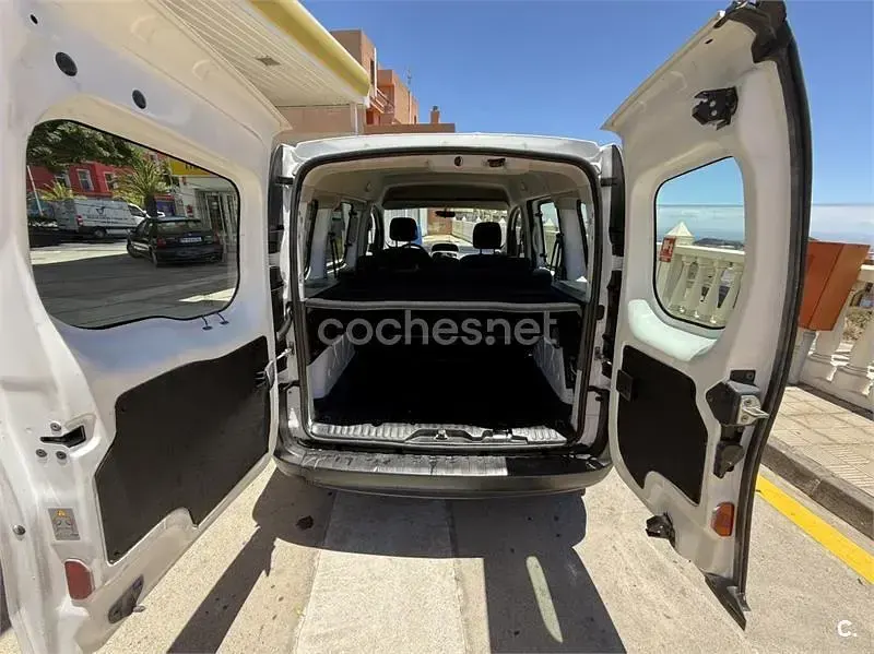 Usado Renault Kangoo 75 CV (55 kW) 2021 Blanco Monovolumen