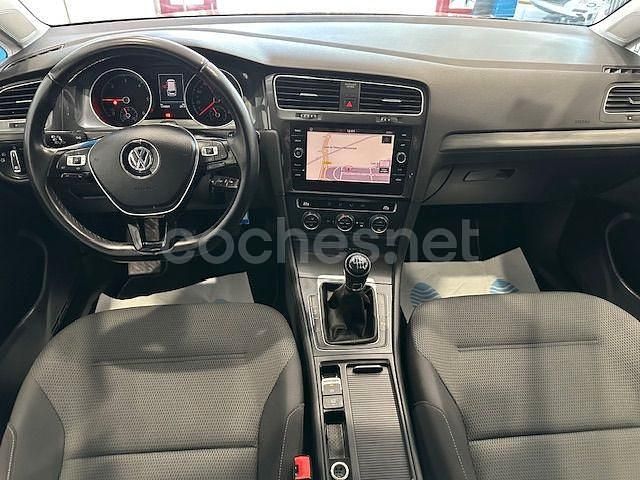 Usado VW Golf VII Advance 150 CV (110 kW) 2019 Rojo Familiar