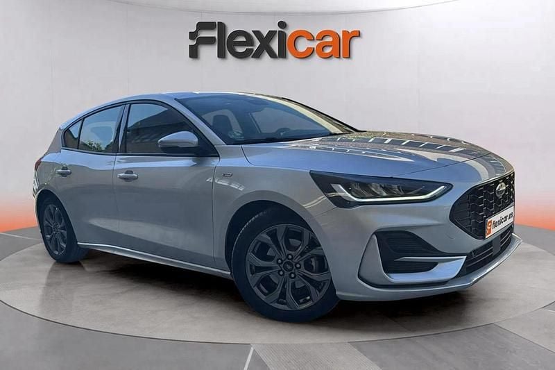 Gris Usado 2023 Ford Focus ST-Line X Berlina | 17.490 € (Precio justo) - Imagen 1/2