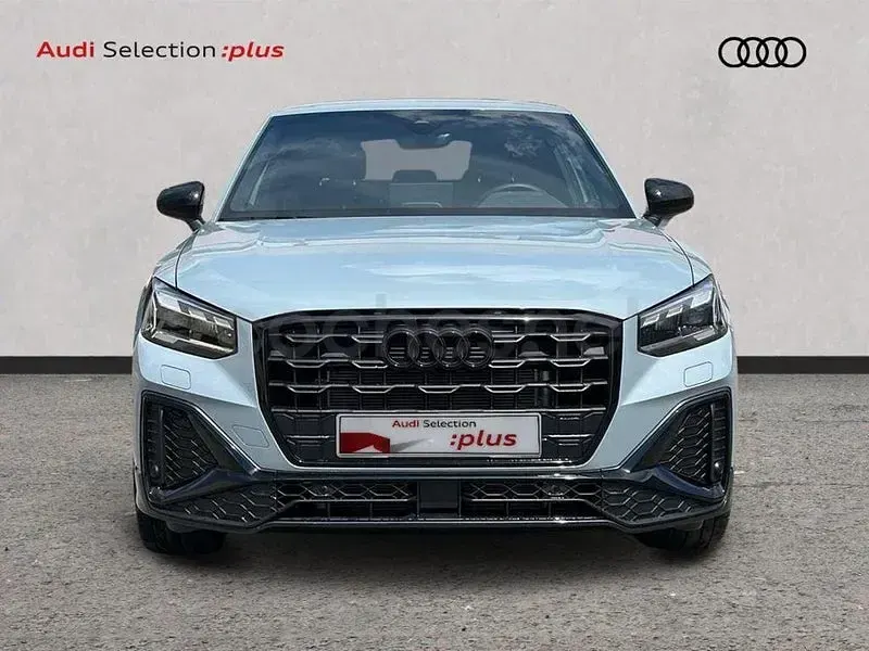 Usado Audi Q2 S-Line 116 CV (85 kW) 2025 Gris / plata SUV
