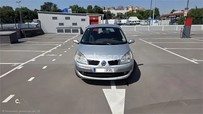 Usado Renault Scenic E-Tech Dynamique 130 CV (95 kW) 2007 Gris / plata Monovolumen