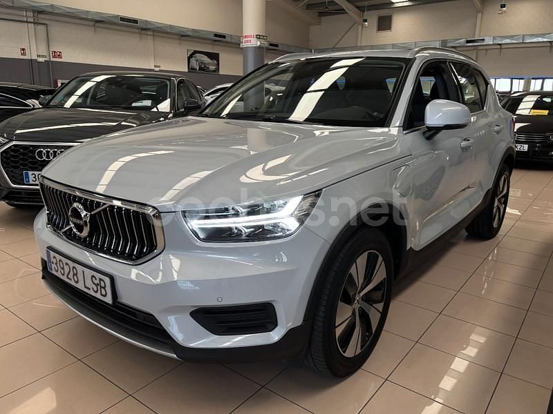 Gris / plata Usado 2021 Volvo XC40 Inscription SUV | 25.490 € (Precio justo) - Imagen 1/4
